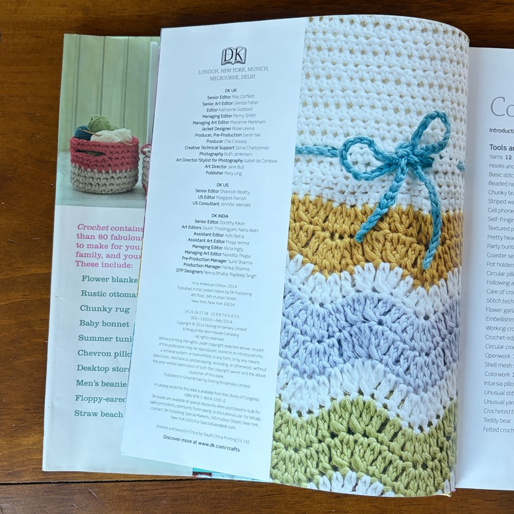 Crochet: The Complete Step-By-Step Guide, Essential Techniques By DK - Picture 3 of 12